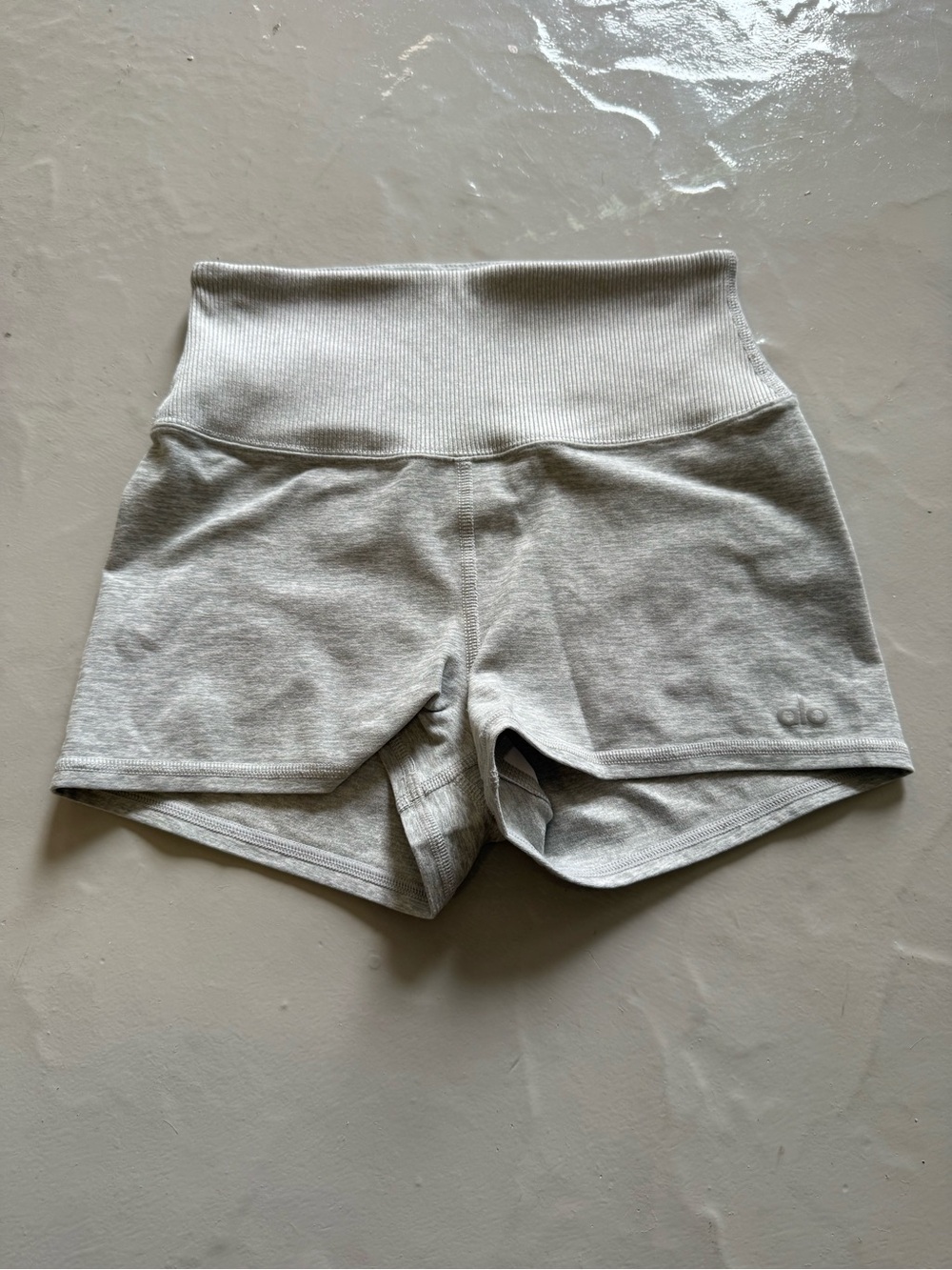 ALO Yoga Alosoft Aura Short Waisted XS